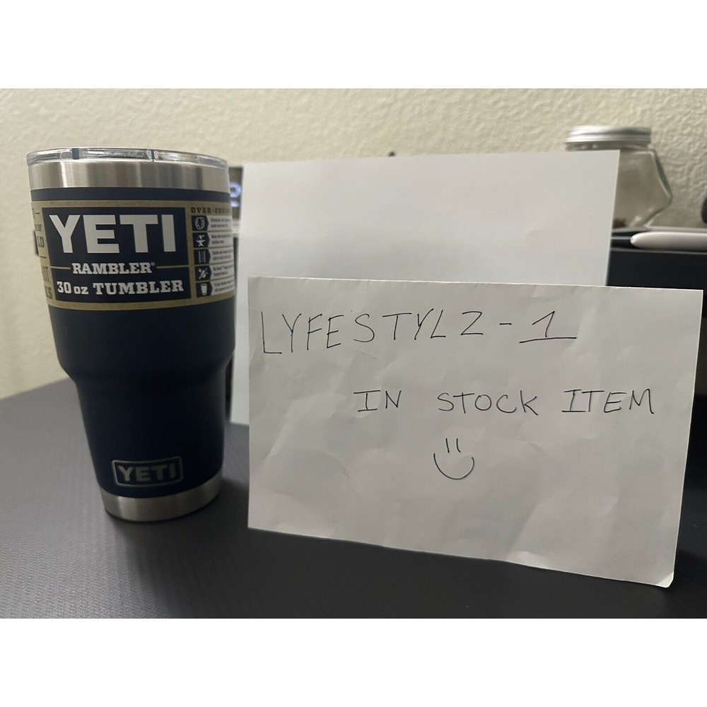 ✅YETI Rambler Tumbler 30 oz with magslider lid Navy NWT